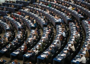 El Parlamento Europeo aprueba la revisión sobre los viajes combinados