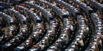 El Parlamento Europeo aprueba la revisión sobre los viajes combinados