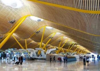 El tráfico aéreo en los aeropuertos españoles crece un 3,3% en julio