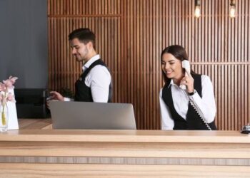 Sevilla reconoce el buen hacer de 10 profesionales de la ciudad