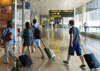 El Congreso rechaza la propuesta del PP para frenar la subida de las tasas aéreas