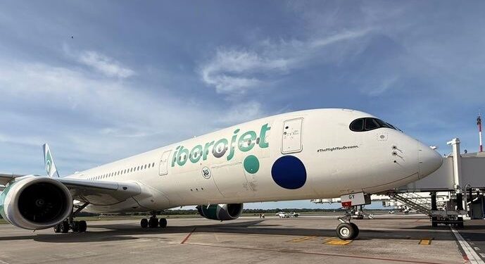 Iberojet cruza por primera vez el Pacífico y se afianza en el largo radio
