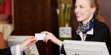 Turismo y migraciones: condiciones laborales y sostenibilidad