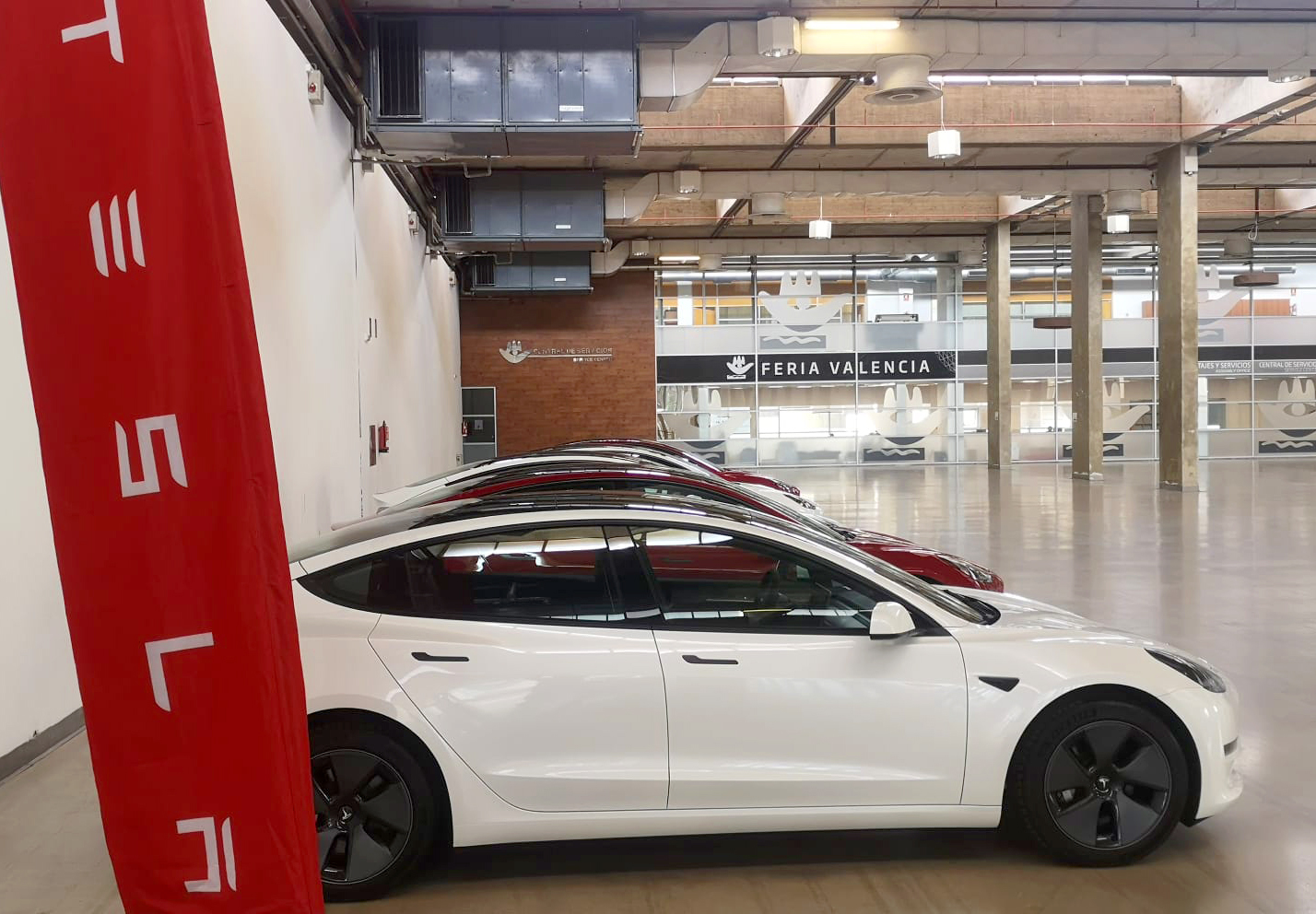 Tesla elige Feria Valencia para entregar sus coches a los nuevos clientes